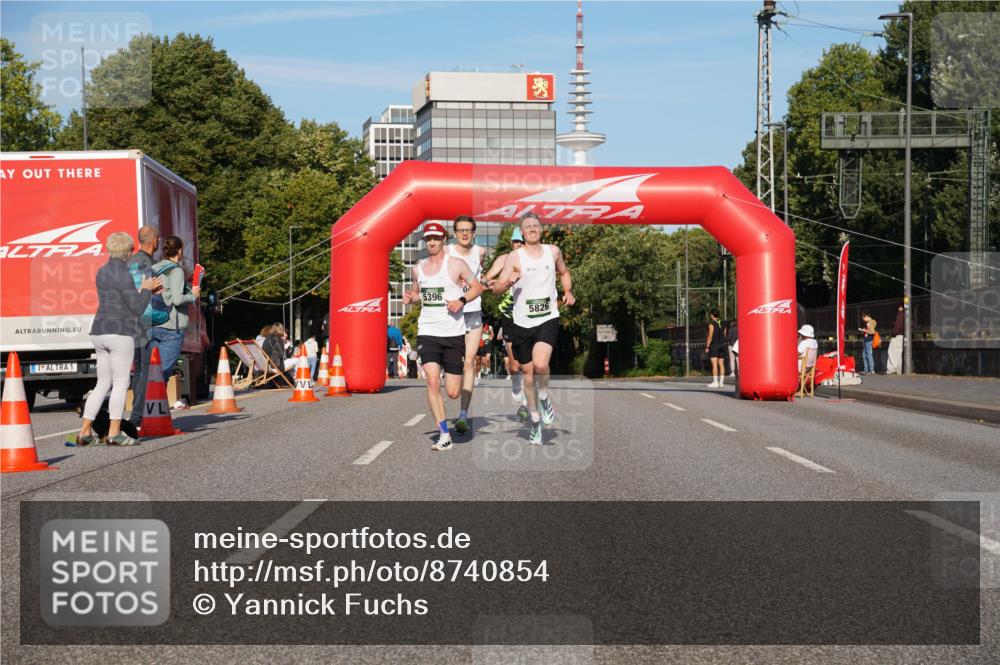 07.09.2025 - BARMER Alsterlauf Yannick Fuchs http://msf.ph/oto/8740854 07.09.2025 09:27:43 Laufen 1, 5396, 5826 meine-sportfotos.de