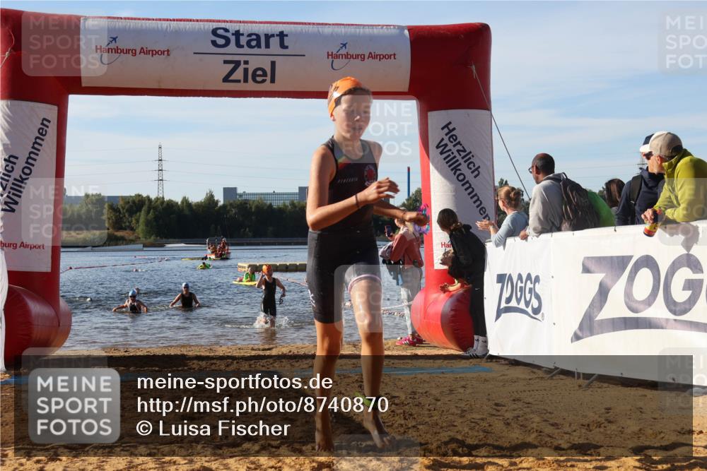 07.09.2025 - 19. Norderstedt Triathlon Luisa Fischer http://msf.ph/oto/8740870 07.09.2025 09:31:16 Schwimmen 555, 571, 608, 610 meine-sportfotos.de