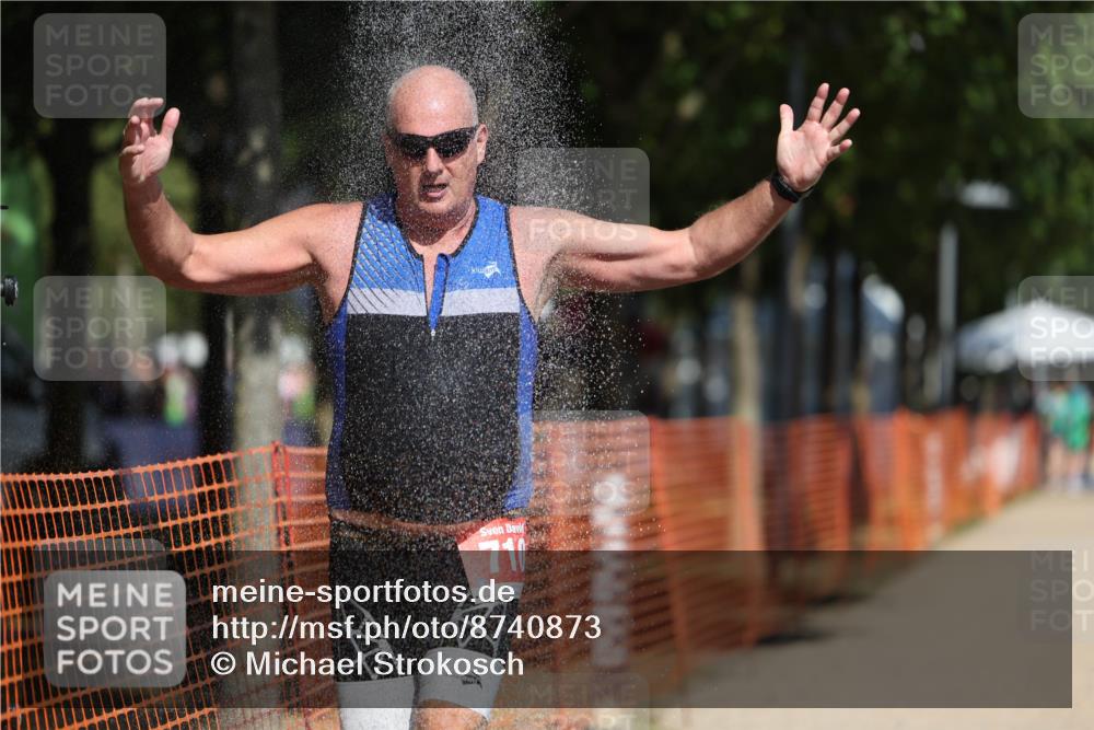 07.09.2025 - 19. Norderstedt Triathlon Michael Strokosch http://msf.ph/oto/8740873 07.09.2025 12:31:03 Laufen 710, 1372 meine-sportfotos.de