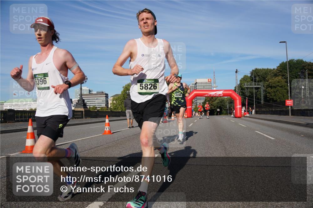 07.09.2025 - BARMER Alsterlauf Yannick Fuchs http://msf.ph/oto/8741016 07.09.2025 09:27:46 Laufen 116, 5396, 0, 5826, 4286 meine-sportfotos.de