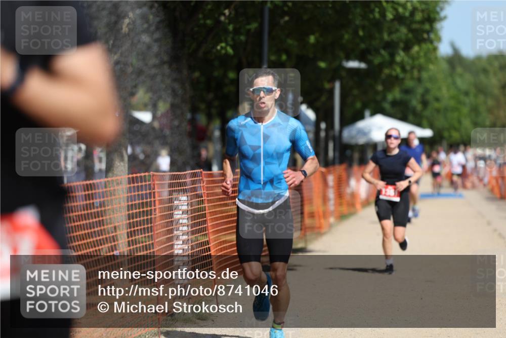 07.09.2025 - 19. Norderstedt Triathlon Michael Strokosch http://msf.ph/oto/8741046 07.09.2025 12:31:21 Laufen 215, 237, 1361 meine-sportfotos.de