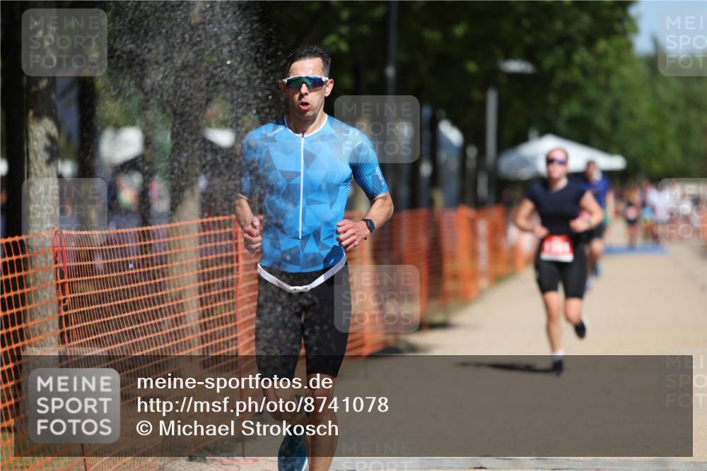 07.09.2025 - 19. Norderstedt Triathlon Michael Strokosch http://msf.ph/oto/8741078 07.09.2025 12:31:21 Laufen 215, 237, 1361 meine-sportfotos.de