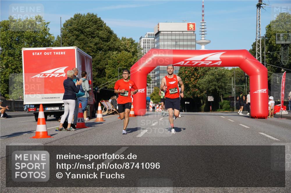 07.09.2025 - BARMER Alsterlauf Yannick Fuchs http://msf.ph/oto/8741096 07.09.2025 09:27:49 Laufen 1, 3926 meine-sportfotos.de