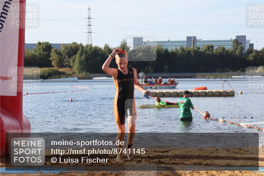 07.09.2025 - 19. Norderstedt Triathlon Luisa Fischer http://msf.ph/oto/8741145 07.09.2025 09:31:42 Schwimmen 560, 581, 626 meine-sportfotos.de