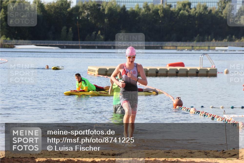 07.09.2025 - 19. Norderstedt Triathlon Luisa Fischer http://msf.ph/oto/8741225 07.09.2025 09:32:38 Schwimmen 628 meine-sportfotos.de