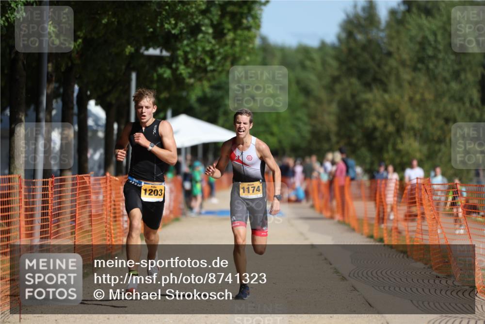 07.09.2025 - 19. Norderstedt Triathlon Michael Strokosch http://msf.ph/oto/8741323 07.09.2025 11:53:17 Laufen 204, 1174, 1203 meine-sportfotos.de