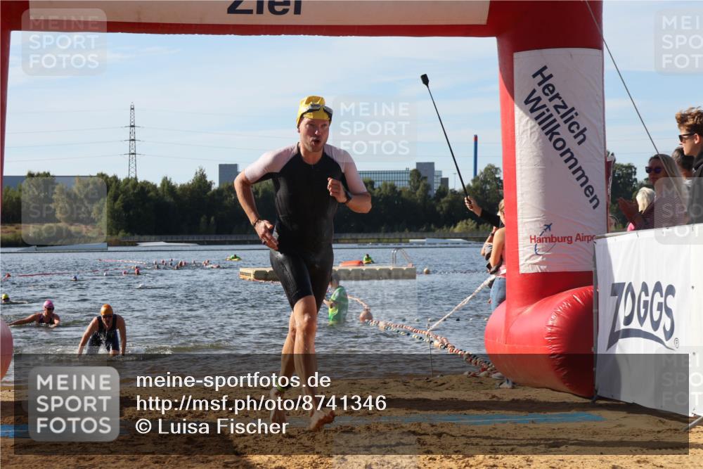 07.09.2025 - 19. Norderstedt Triathlon Luisa Fischer http://msf.ph/oto/8741346 07.09.2025 10:03:55 Schwimmen 1147, 1149 meine-sportfotos.de