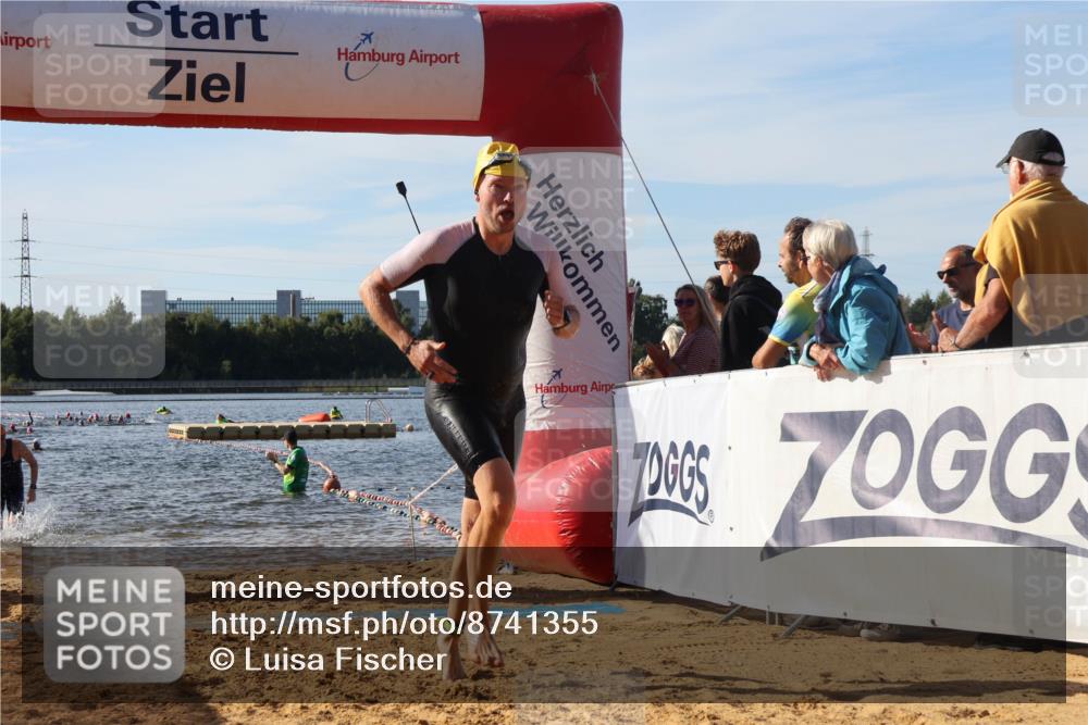 07.09.2025 - 19. Norderstedt Triathlon Luisa Fischer http://msf.ph/oto/8741355 07.09.2025 10:03:56 Schwimmen 1147, 1149 meine-sportfotos.de