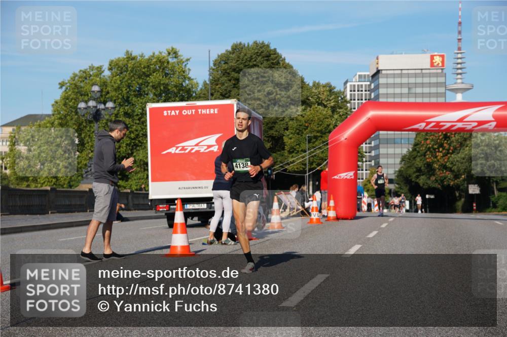 07.09.2025 - BARMER Alsterlauf Yannick Fuchs http://msf.ph/oto/8741380 07.09.2025 09:27:55 Laufen 4138, 1 meine-sportfotos.de