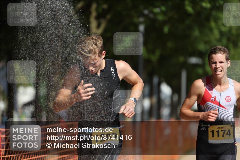 07.09.2025 - 19. Norderstedt Triathlon Michael Strokosch http://msf.ph/oto/8741416 07.09.2025 11:53:19 Laufen 1174, 1203 meine-sportfotos.de