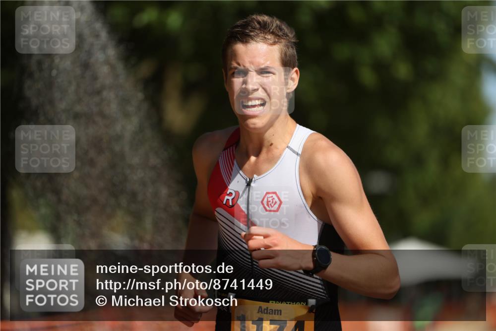 07.09.2025 - 19. Norderstedt Triathlon Michael Strokosch http://msf.ph/oto/8741449 07.09.2025 11:53:20 Laufen 1174, 1203 meine-sportfotos.de