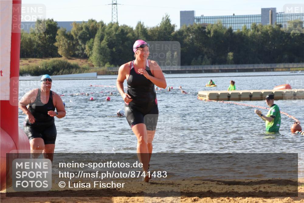 07.09.2025 - 19. Norderstedt Triathlon Luisa Fischer http://msf.ph/oto/8741483 07.09.2025 10:04:10 Schwimmen 1113, 1118, 1149 meine-sportfotos.de