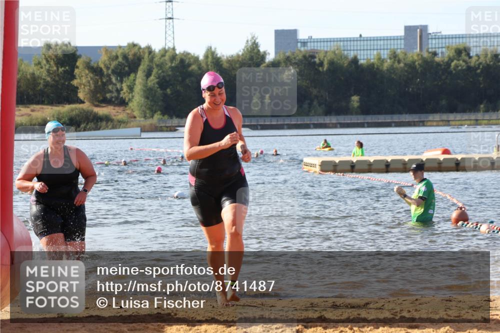 07.09.2025 - 19. Norderstedt Triathlon Luisa Fischer http://msf.ph/oto/8741487 07.09.2025 10:04:11 Schwimmen 1113, 1118, 1149 meine-sportfotos.de