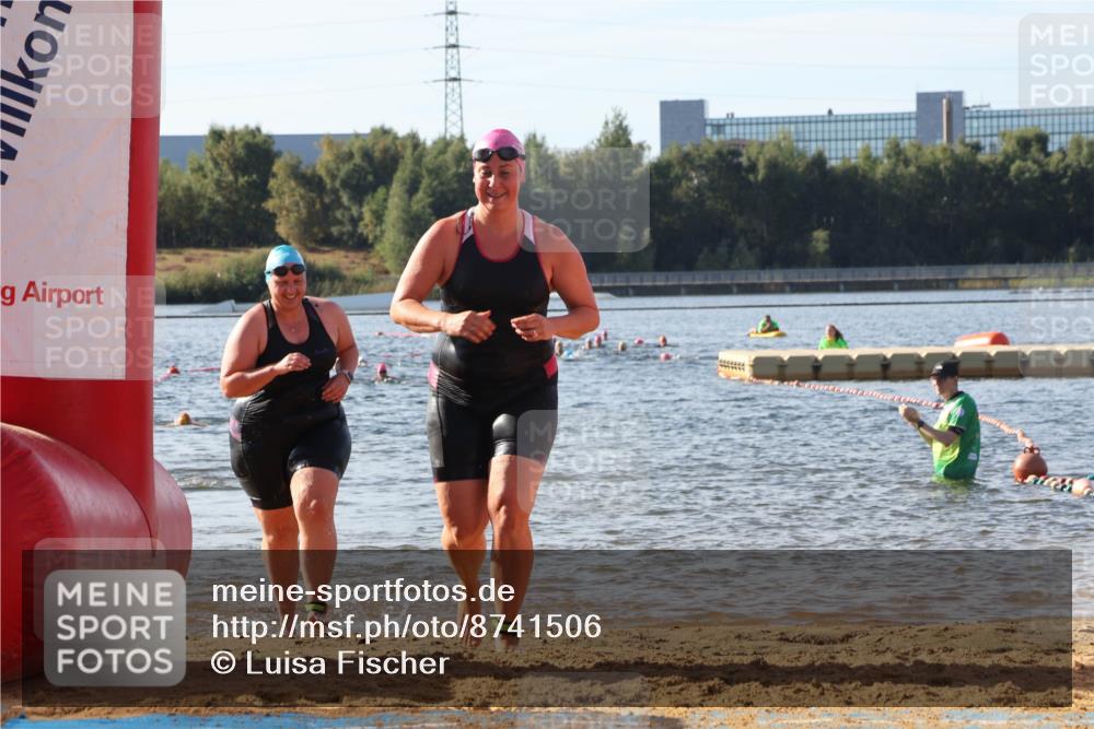 07.09.2025 - 19. Norderstedt Triathlon Luisa Fischer http://msf.ph/oto/8741506 07.09.2025 10:04:12 Schwimmen 1113, 1118, 1149 meine-sportfotos.de