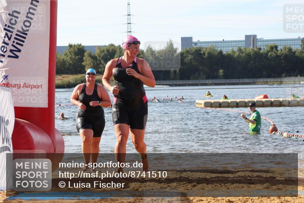 07.09.2025 - 19. Norderstedt Triathlon Luisa Fischer http://msf.ph/oto/8741510 07.09.2025 10:04:12 Schwimmen 1113, 1118, 1149 meine-sportfotos.de