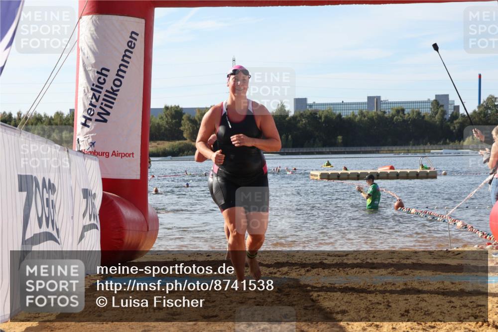 07.09.2025 - 19. Norderstedt Triathlon Luisa Fischer http://msf.ph/oto/8741538 07.09.2025 10:04:14 Schwimmen 1113, 1118 meine-sportfotos.de