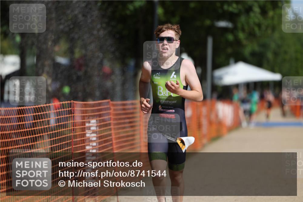 07.09.2025 - 19. Norderstedt Triathlon Michael Strokosch http://msf.ph/oto/8741544 07.09.2025 11:53:47 Laufen 1180 meine-sportfotos.de
