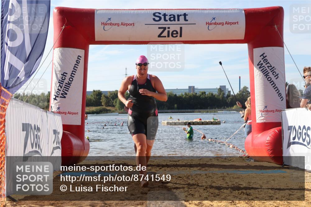 07.09.2025 - 19. Norderstedt Triathlon Luisa Fischer http://msf.ph/oto/8741549 07.09.2025 10:04:14 Schwimmen 1113, 1118 meine-sportfotos.de