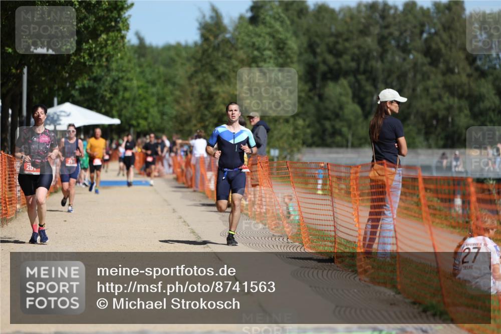 07.09.2025 - 19. Norderstedt Triathlon Michael Strokosch http://msf.ph/oto/8741563 07.09.2025 12:32:02 Laufen 201, 741 meine-sportfotos.de