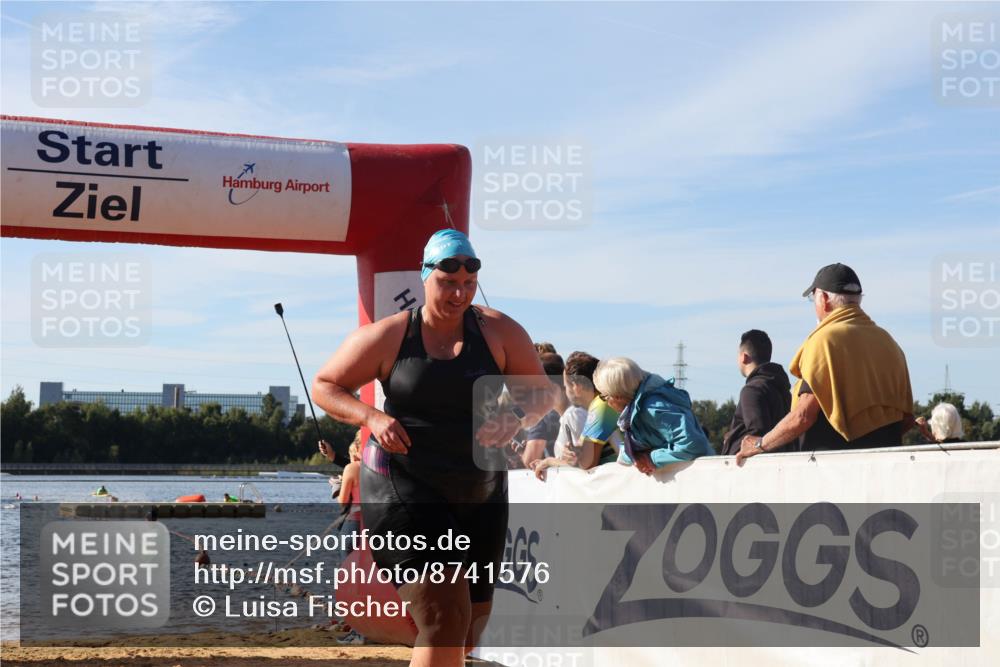 07.09.2025 - 19. Norderstedt Triathlon Luisa Fischer http://msf.ph/oto/8741576 07.09.2025 10:04:18 Schwimmen 1113, 1118 meine-sportfotos.de