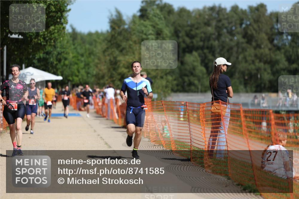 07.09.2025 - 19. Norderstedt Triathlon Michael Strokosch http://msf.ph/oto/8741585 07.09.2025 12:32:03 Laufen 201, 741 meine-sportfotos.de