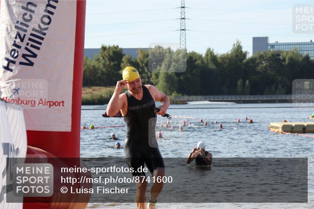 07.09.2025 - 19. Norderstedt Triathlon Luisa Fischer http://msf.ph/oto/8741600 07.09.2025 10:04:27 Schwimmen 1113, 1138 meine-sportfotos.de