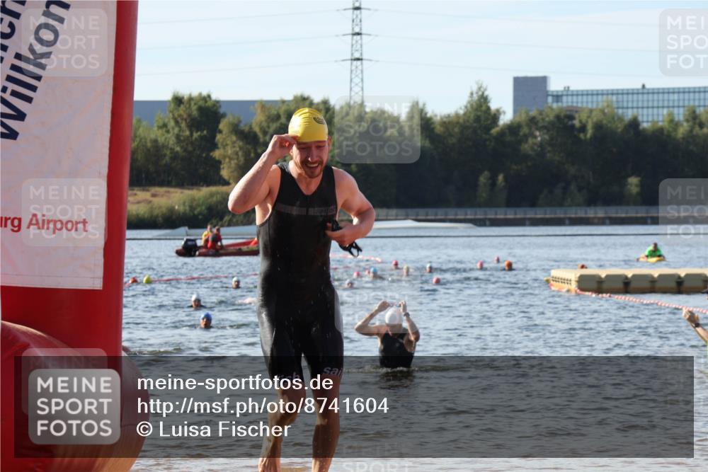07.09.2025 - 19. Norderstedt Triathlon Luisa Fischer http://msf.ph/oto/8741604 07.09.2025 10:04:27 Schwimmen 1113, 1138 meine-sportfotos.de