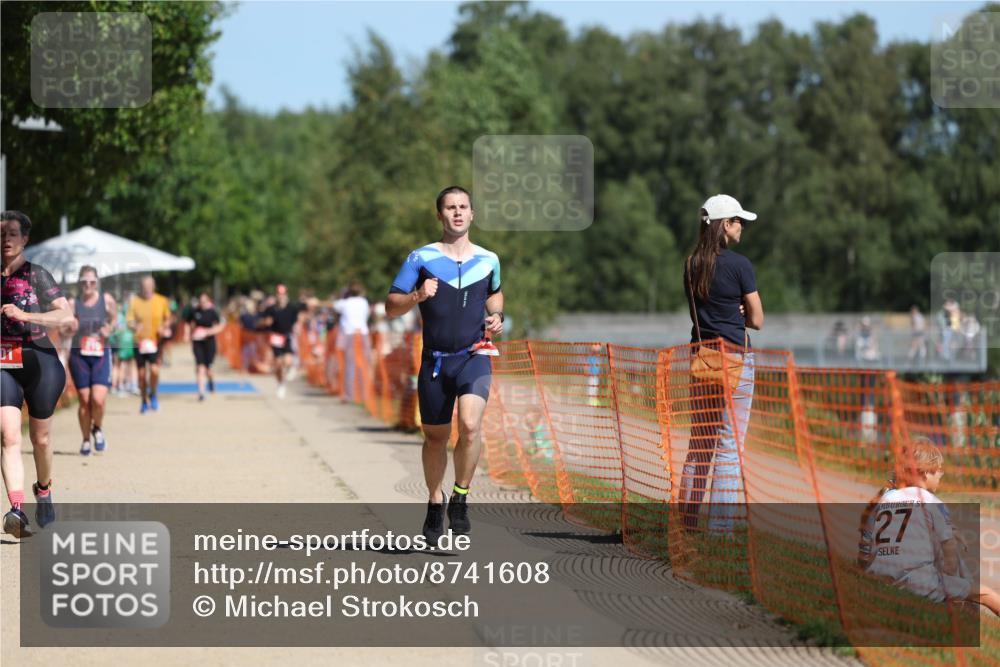 07.09.2025 - 19. Norderstedt Triathlon Michael Strokosch http://msf.ph/oto/8741608 07.09.2025 12:32:04 Laufen 201, 741 meine-sportfotos.de