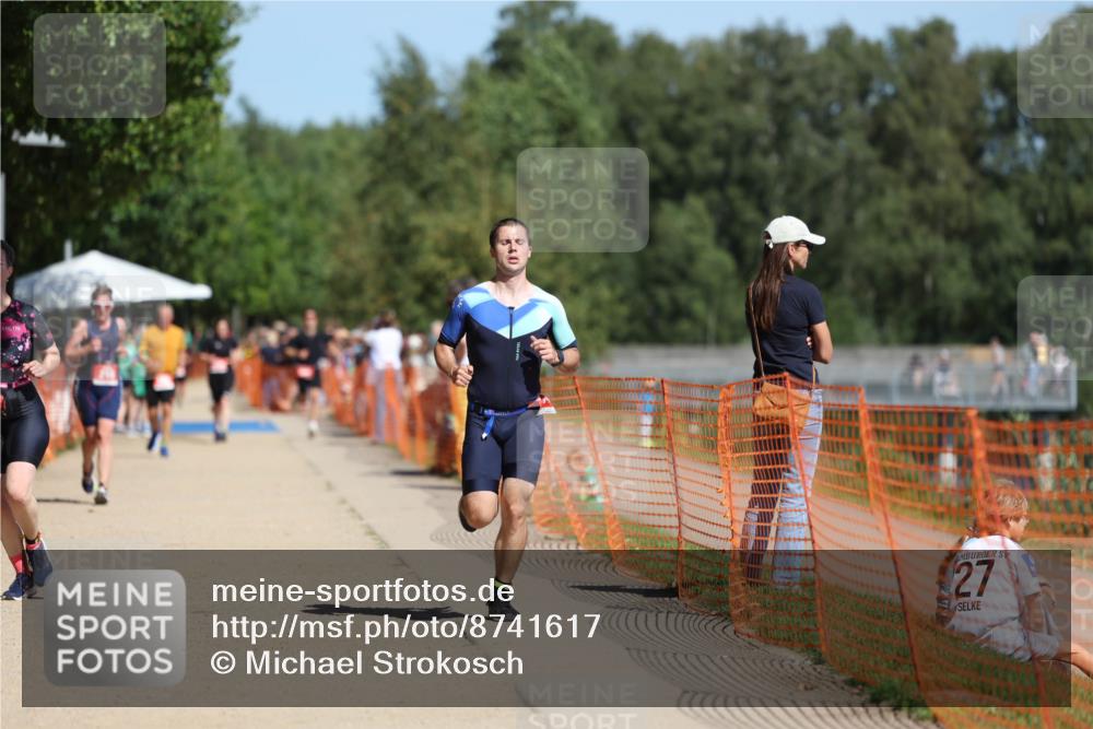 07.09.2025 - 19. Norderstedt Triathlon Michael Strokosch http://msf.ph/oto/8741617 07.09.2025 12:32:04 Laufen 201, 741 meine-sportfotos.de