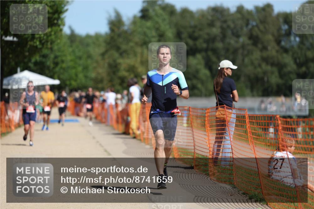 07.09.2025 - 19. Norderstedt Triathlon Michael Strokosch http://msf.ph/oto/8741659 07.09.2025 12:32:05 Laufen 201, 741 meine-sportfotos.de