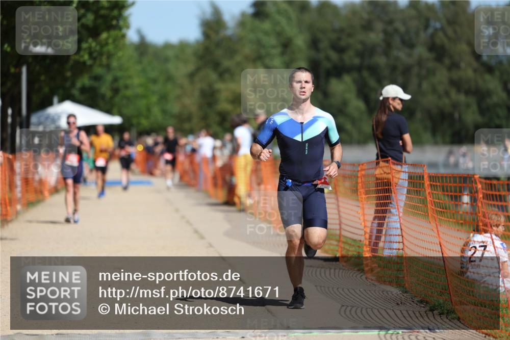 07.09.2025 - 19. Norderstedt Triathlon Michael Strokosch http://msf.ph/oto/8741671 07.09.2025 12:32:05 Laufen 201, 741 meine-sportfotos.de