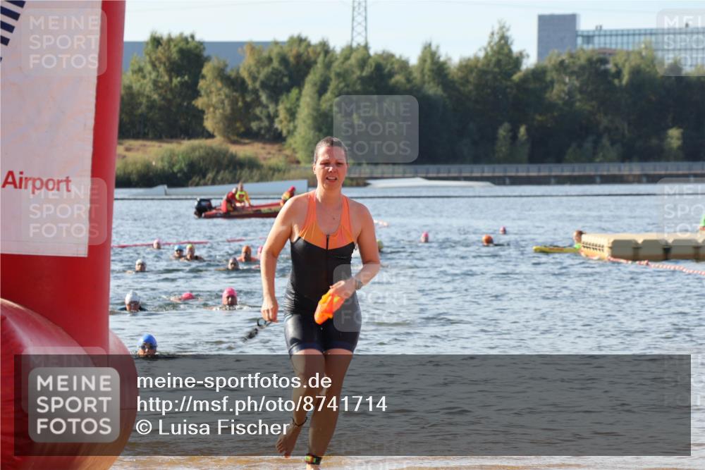 07.09.2025 - 19. Norderstedt Triathlon Luisa Fischer http://msf.ph/oto/8741714 07.09.2025 10:04:48 Schwimmen 1129, 1139 meine-sportfotos.de