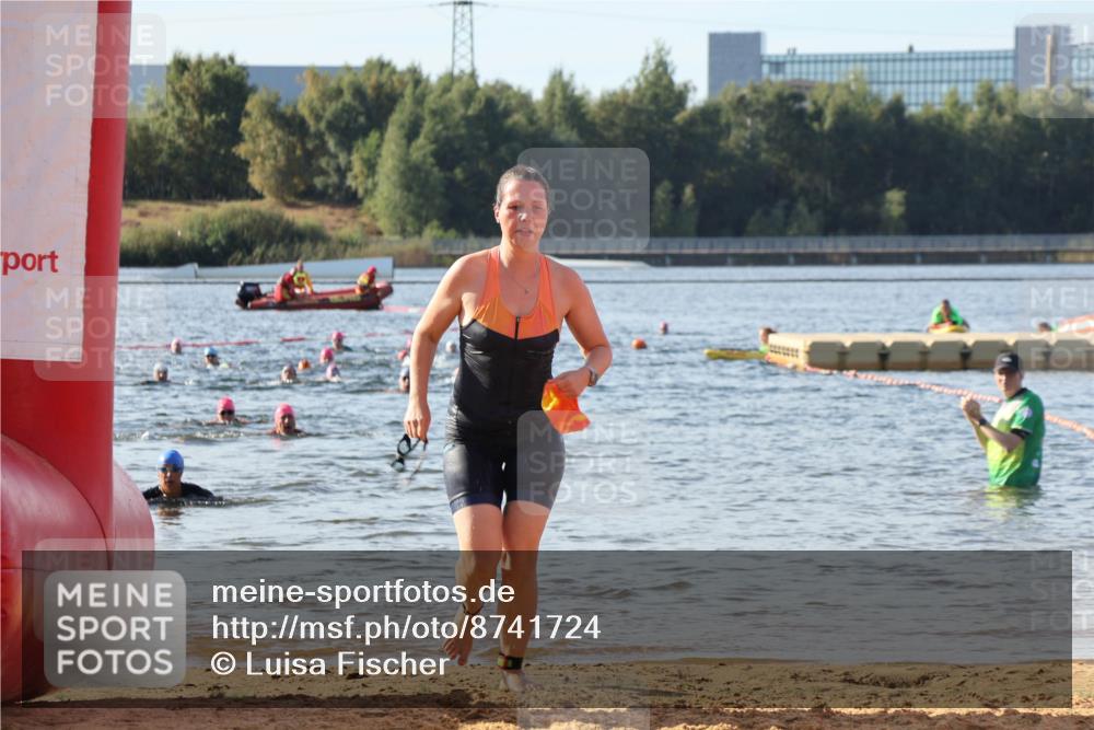 07.09.2025 - 19. Norderstedt Triathlon Luisa Fischer http://msf.ph/oto/8741724 07.09.2025 10:04:48 Schwimmen 1129, 1139 meine-sportfotos.de