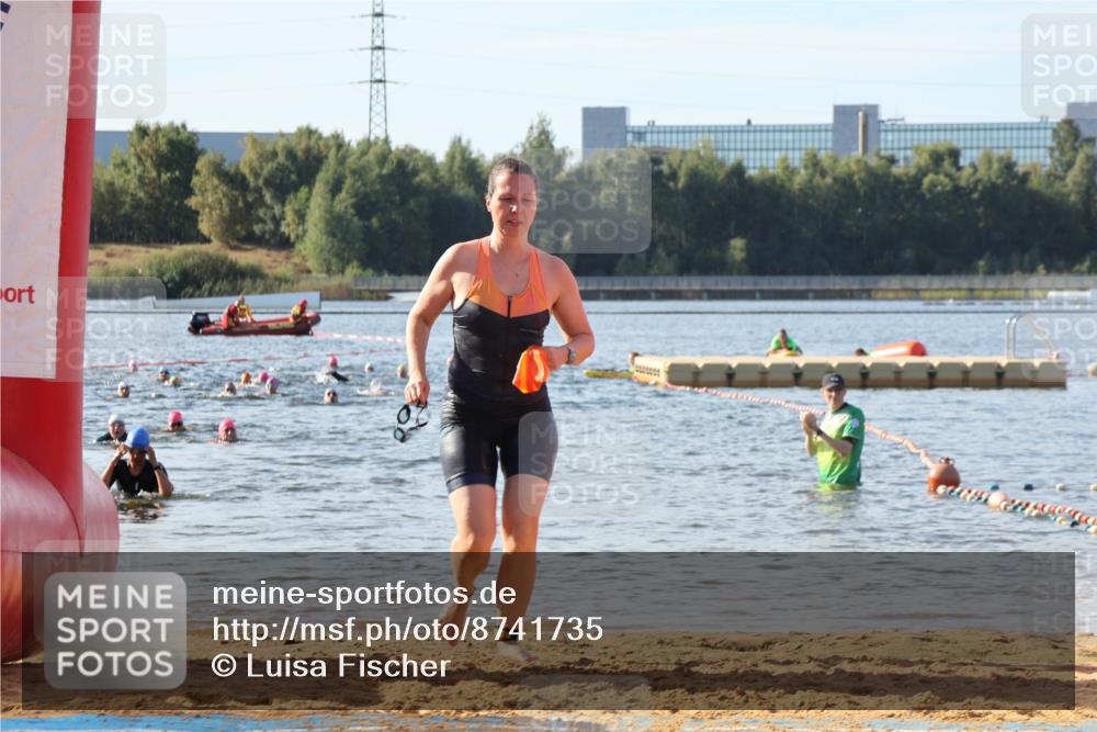 07.09.2025 - 19. Norderstedt Triathlon Luisa Fischer http://msf.ph/oto/8741735 07.09.2025 10:04:49 Schwimmen 1129, 1139 meine-sportfotos.de