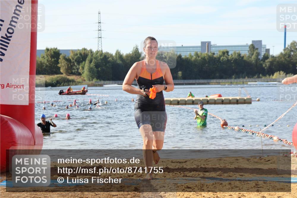 07.09.2025 - 19. Norderstedt Triathlon Luisa Fischer http://msf.ph/oto/8741755 07.09.2025 10:04:50 Schwimmen 1129, 1139 meine-sportfotos.de