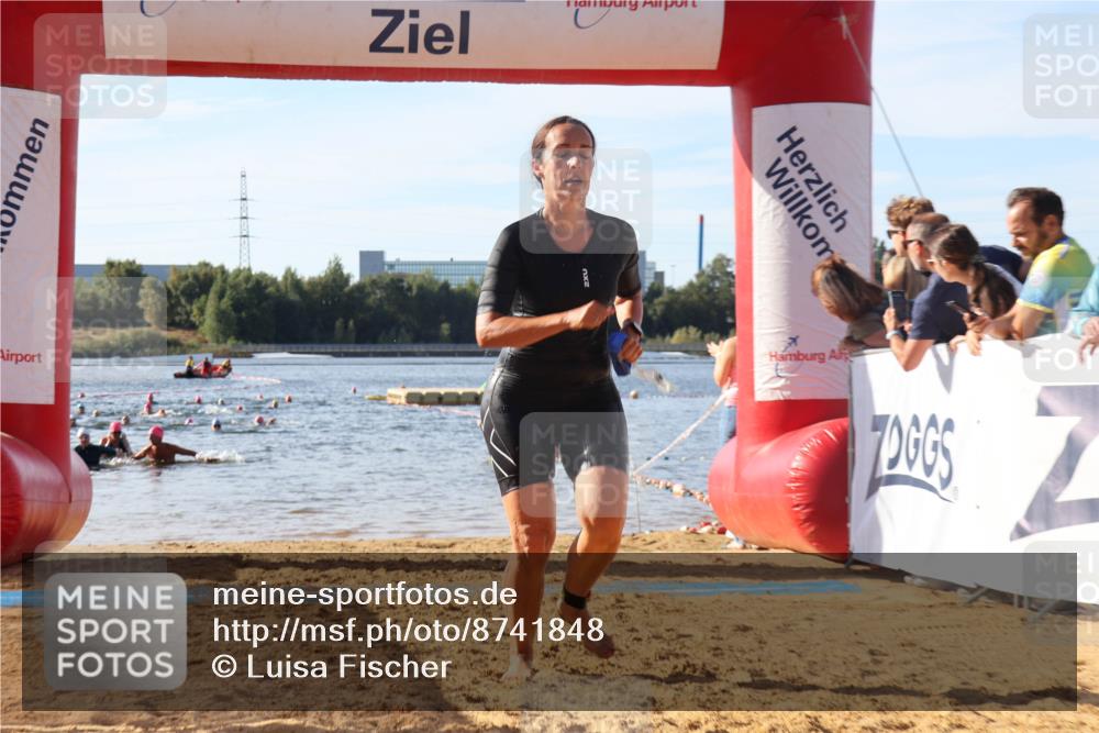 07.09.2025 - 19. Norderstedt Triathlon Luisa Fischer http://msf.ph/oto/8741848 07.09.2025 10:05:05 Schwimmen 1117 meine-sportfotos.de