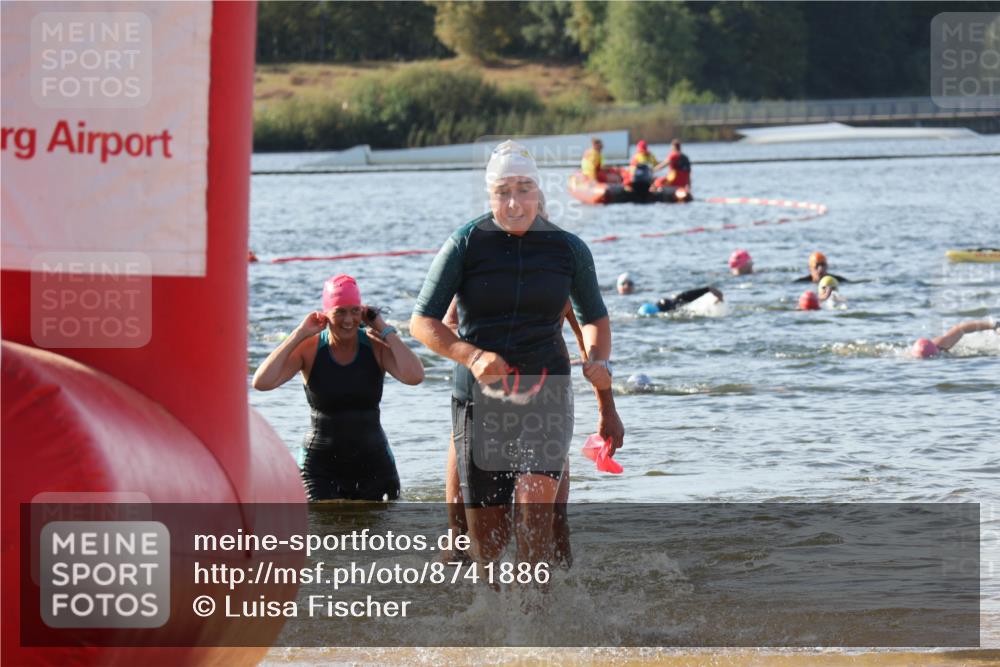 07.09.2025 - 19. Norderstedt Triathlon Luisa Fischer http://msf.ph/oto/8741886 07.09.2025 10:05:14 Schwimmen 1110, 1117, 1151 meine-sportfotos.de