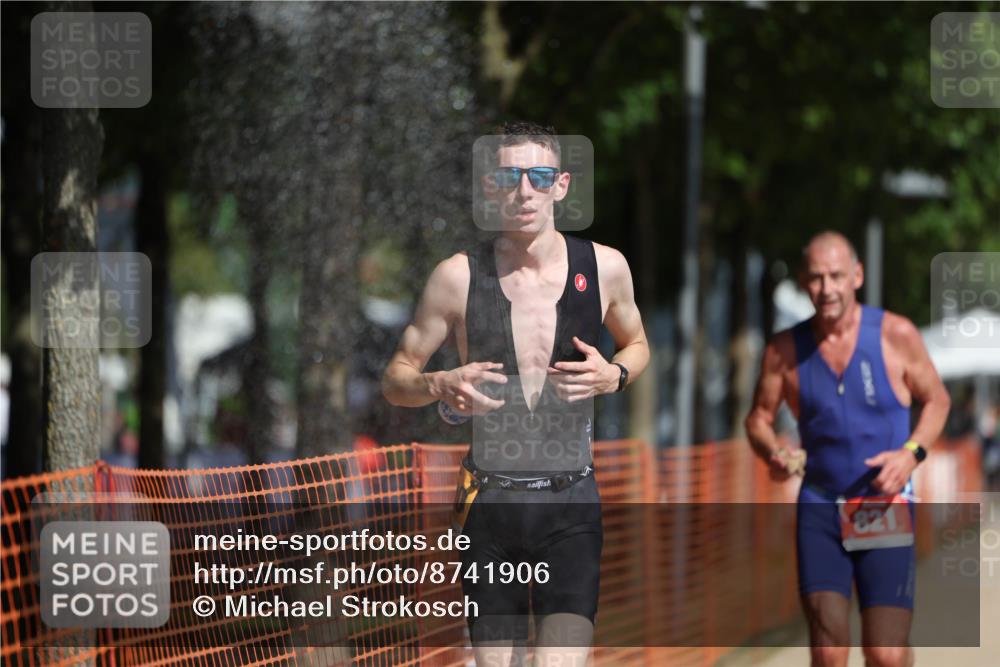 07.09.2025 - 19. Norderstedt Triathlon Michael Strokosch http://msf.ph/oto/8741906 07.09.2025 11:54:18 Laufen 821, 1200 meine-sportfotos.de
