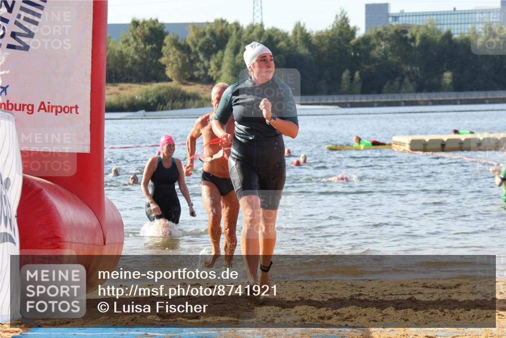 07.09.2025 - 19. Norderstedt Triathlon Luisa Fischer http://msf.ph/oto/8741921 07.09.2025 10:05:16 Schwimmen 1110, 1151 meine-sportfotos.de