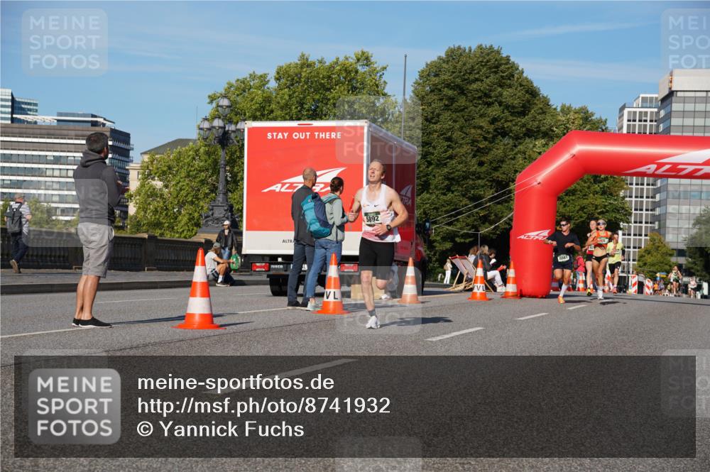 07.09.2025 - BARMER Alsterlauf Yannick Fuchs http://msf.ph/oto/8741932 07.09.2025 09:28:17 Laufen 5892 meine-sportfotos.de
