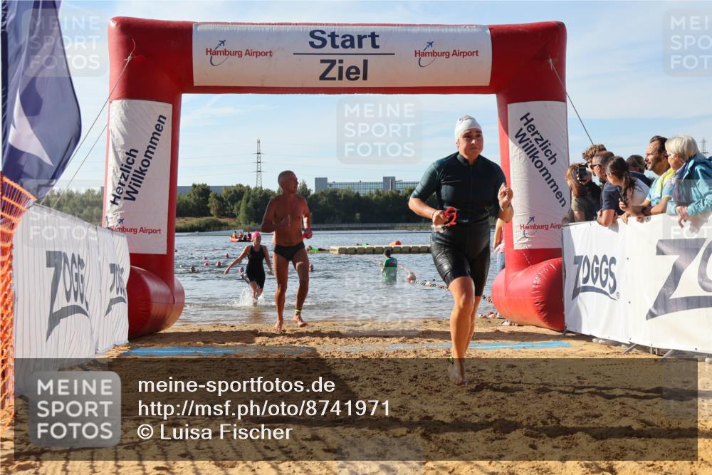 07.09.2025 - 19. Norderstedt Triathlon Luisa Fischer http://msf.ph/oto/8741971 07.09.2025 10:05:19 Schwimmen 1110, 1141, 1151 meine-sportfotos.de