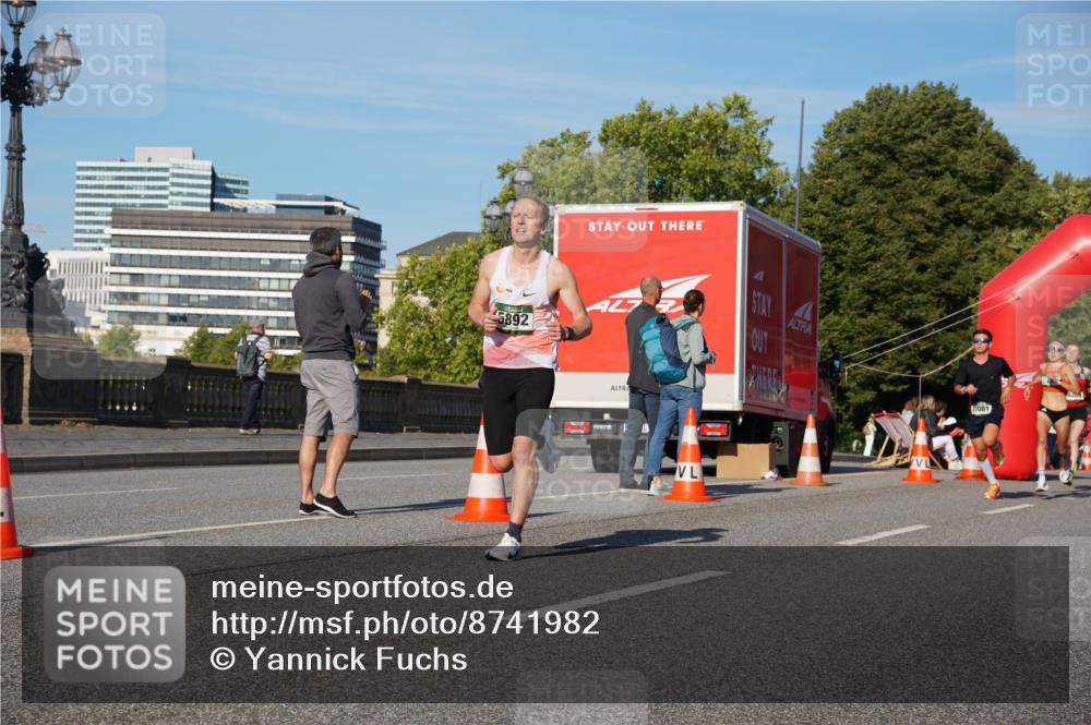 07.09.2025 - BARMER Alsterlauf Yannick Fuchs http://msf.ph/oto/8741982 07.09.2025 09:28:18 Laufen 5892, 8081 meine-sportfotos.de
