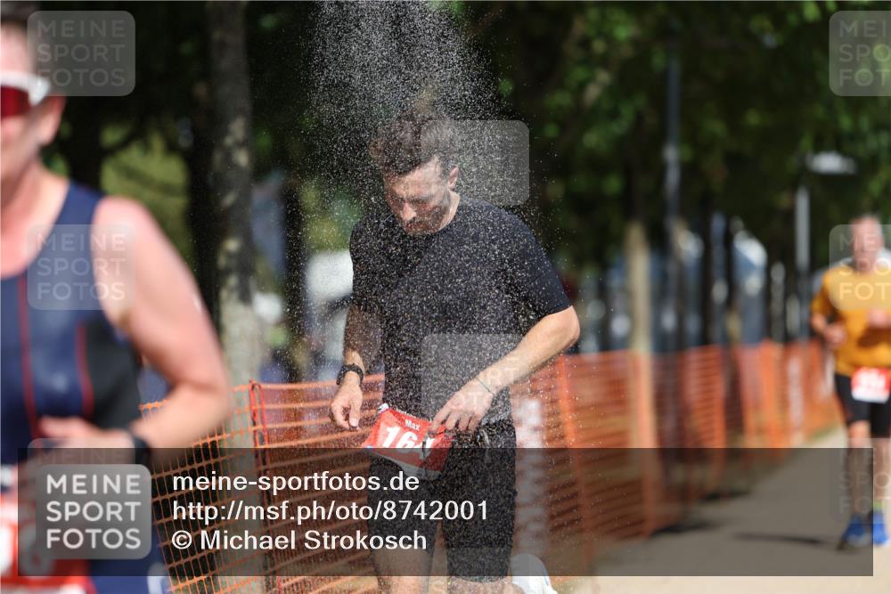07.09.2025 - 19. Norderstedt Triathlon Michael Strokosch http://msf.ph/oto/8742001 07.09.2025 12:32:17 Laufen 164, 216, 234, 1349 meine-sportfotos.de