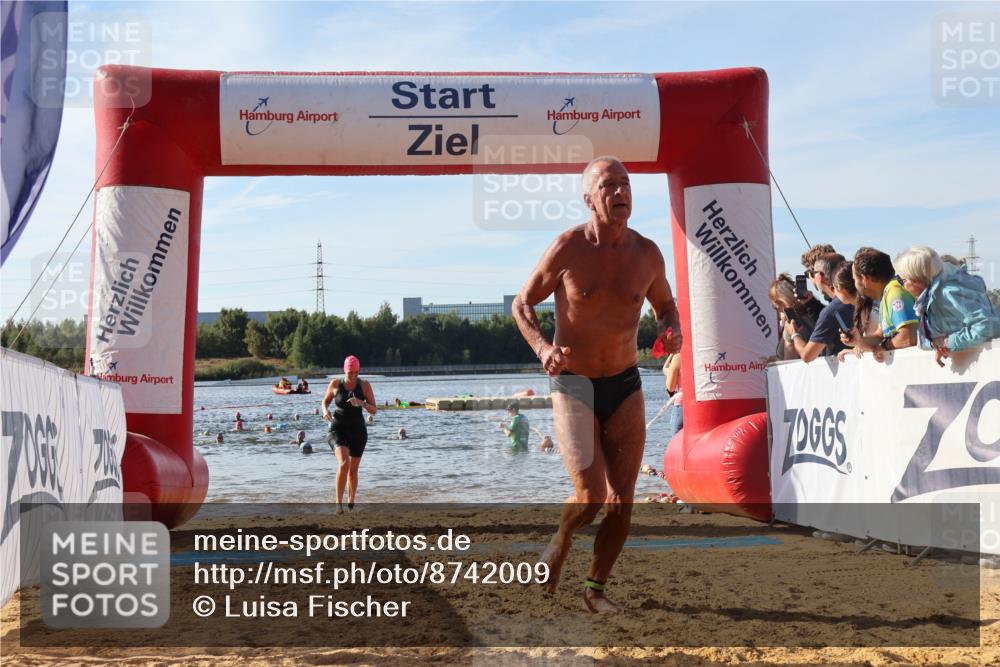 07.09.2025 - 19. Norderstedt Triathlon Luisa Fischer http://msf.ph/oto/8742009 07.09.2025 10:05:21 Schwimmen 1110, 1141, 1151 meine-sportfotos.de