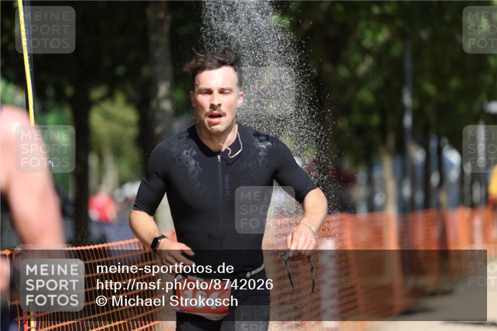 07.09.2025 - 19. Norderstedt Triathlon Michael Strokosch http://msf.ph/oto/8742026 07.09.2025 12:32:17 Laufen 164, 216, 234, 1349 meine-sportfotos.de