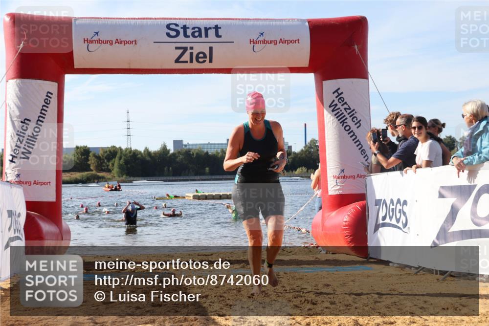 07.09.2025 - 19. Norderstedt Triathlon Luisa Fischer http://msf.ph/oto/8742060 07.09.2025 10:05:26 Schwimmen 1110, 1141, 1151 meine-sportfotos.de