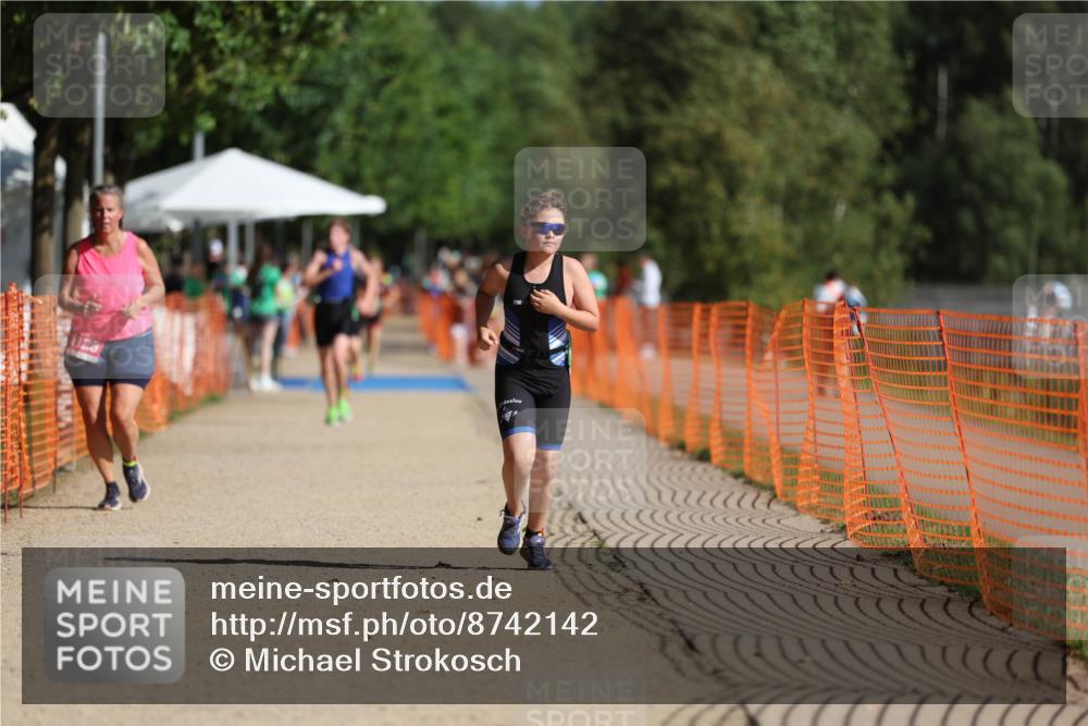 07.09.2025 - 19. Norderstedt Triathlon Michael Strokosch http://msf.ph/oto/8742142 07.09.2025 10:57:00 Laufen 122 meine-sportfotos.de