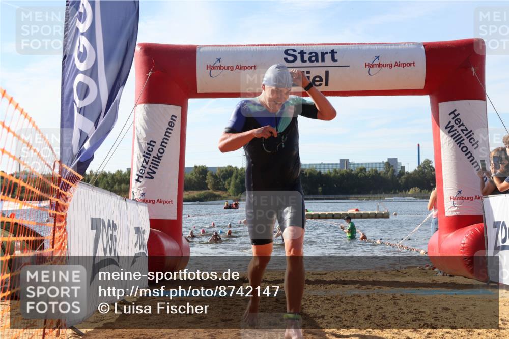 07.09.2025 - 19. Norderstedt Triathlon Luisa Fischer http://msf.ph/oto/8742147 07.09.2025 10:05:36 Schwimmen 1127, 1141 meine-sportfotos.de