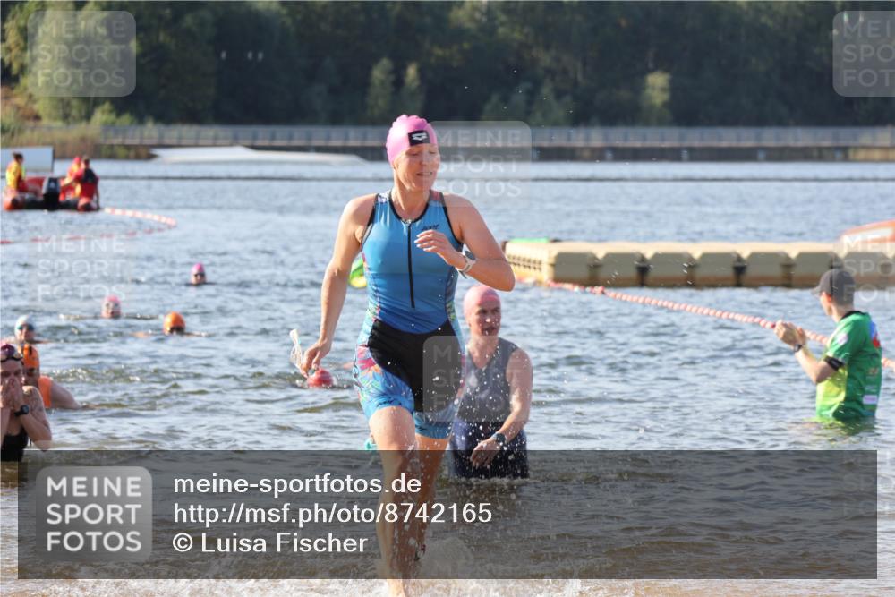 07.09.2025 - 19. Norderstedt Triathlon Luisa Fischer http://msf.ph/oto/8742165 07.09.2025 10:05:40 Schwimmen 1119, 1127 meine-sportfotos.de