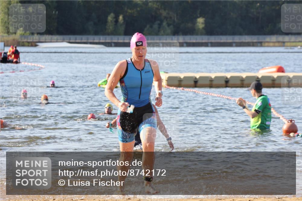 07.09.2025 - 19. Norderstedt Triathlon Luisa Fischer http://msf.ph/oto/8742172 07.09.2025 10:05:40 Schwimmen 1119, 1127 meine-sportfotos.de